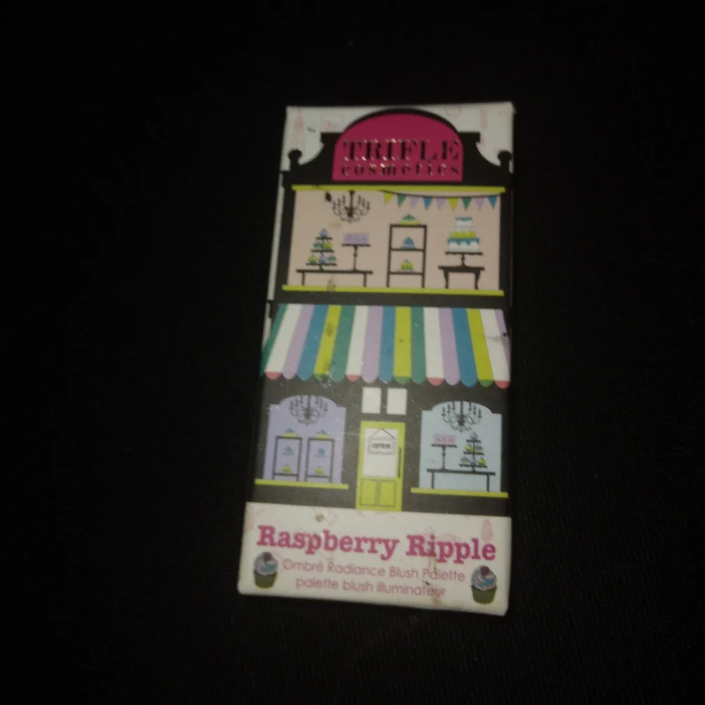 Trifle Cosmetics Raspberry Riple Blush Palette - Picture 2 of 3